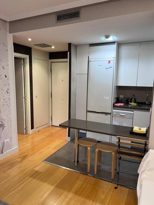 Relajate Despues De Patear Madrid Apartment Luaran gambar